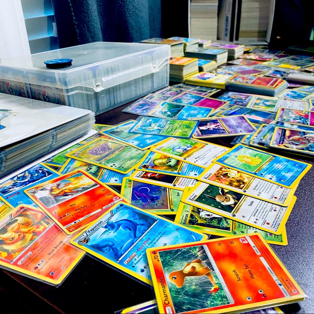 Pokémon Collectible Bundle Boxes - Picture 3 of 17